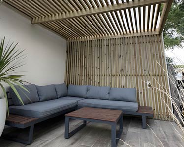 Installation pergola bois